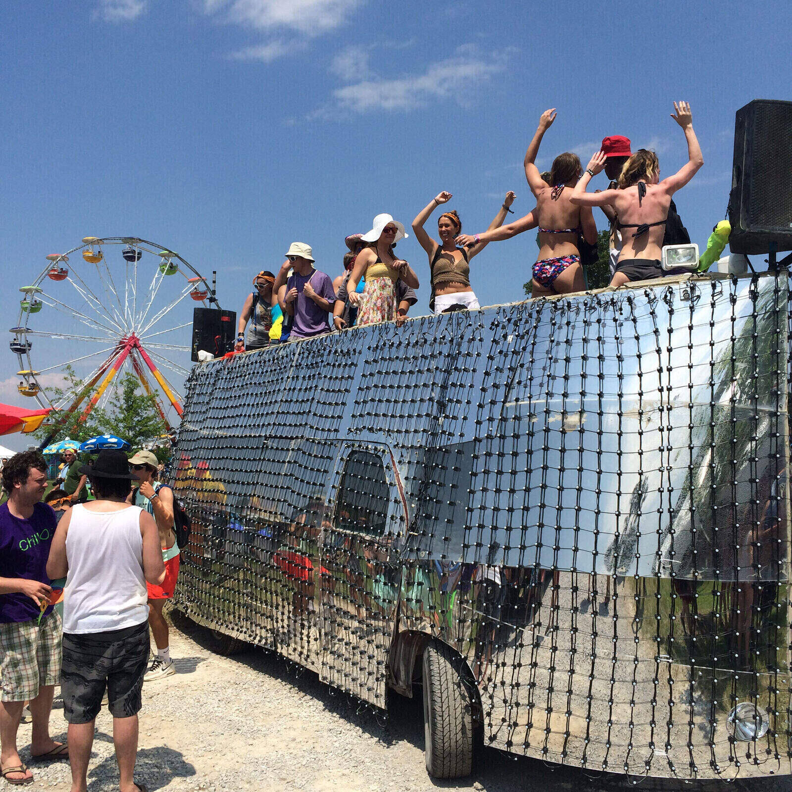 Mirage at Bonnaroo — crowd on the rooftop